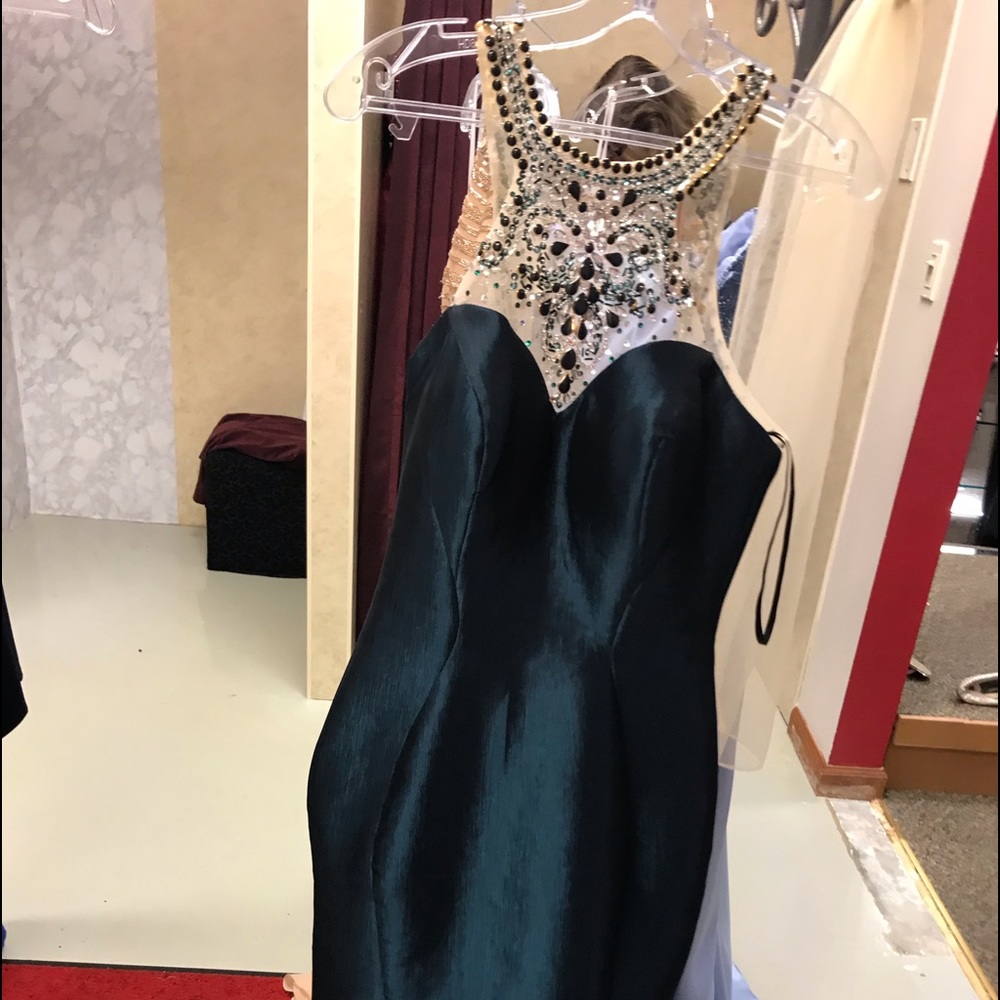 Prom dress - Picture 4 of 6